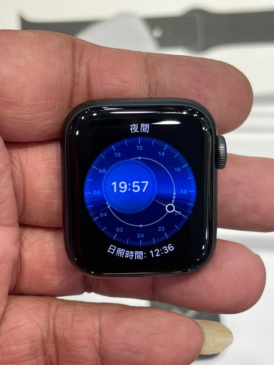 娃爸數位科技iPhone現場快修- Apple Watch S6 太空灰40mm GPS版 原盒裝